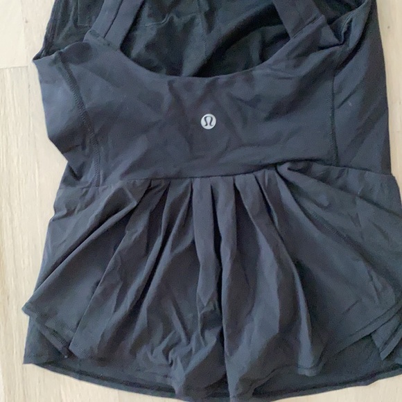 Black sleeveless Lululemon workout top - Picture 6 of 7